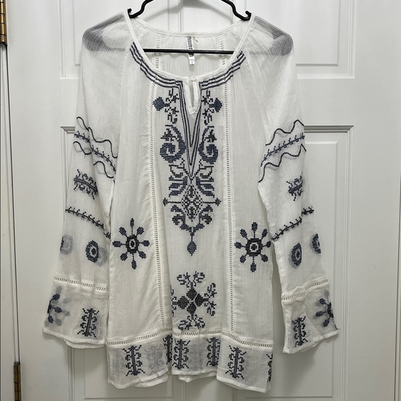 Monoreno Tops - Monoreno Cotton Bohemian White Gauzy Blouse with Navy Embroidery - Size Small